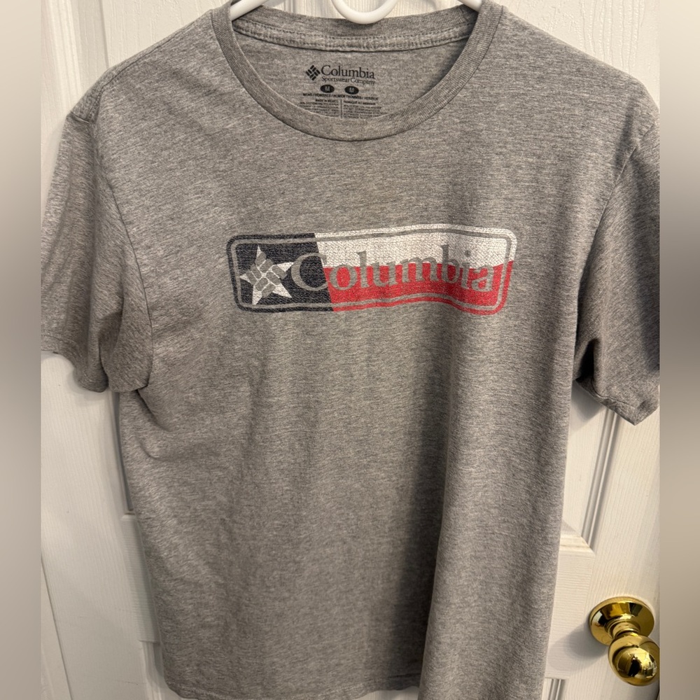 Men’s Medium Columbia T-Shirt